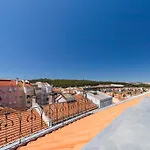 Lusitano Top Floor Apartment