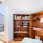Lusitano Top Floor Apartment